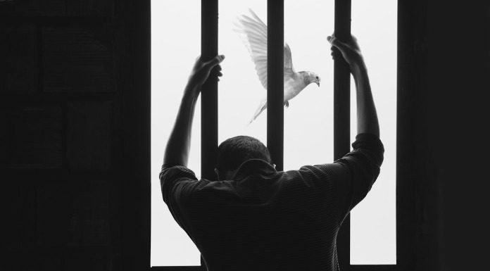 Δεν βγήκαμε ποτέ από τα μνημόνια