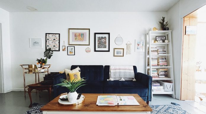 Με το κιάλι έψαχναν τους τουρίστες στα AirBnb τον Μάρτιο: Πάνω απ’ τον μισό μήνα ήταν άδεια Με to κιάλι έψαχναν τους τουρίστες στα AirBnb τον Μάρτιο: Πάνω απ’ τον μισό μήνα ήταν άδεια