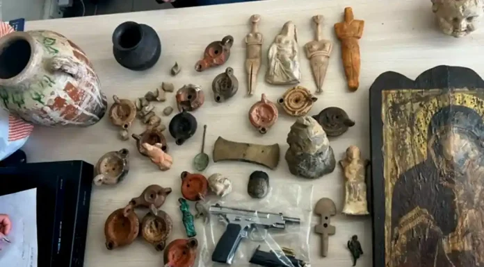 Στον εισαγγελέα Ηρακλείου Κρήτης κύκλωμα αρχαιοκαπηλίας – Στο «κόλπο» και διευθυντής δημόσιας υπηρεσίας! Στον εισαγγελέα Ηρακλείου Κρήτης κύκλωμα αρχαιοκαπηλίας – Στο «κόλπο» και διευθυντής δημόσιας υπηρεσίας!