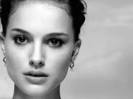 Η ηθοποιός Natalie Portman, απορρίπτει το βραβείο Genesis της πατρίδας της, μαζί και ένα εκατομμύριο δολάρια. Η ηθοποιός Natalie Portman, απορρίπτει το βραβείο Genesis της πατρίδας της, μαζί και ένα εκατομμύριο δολάρια.