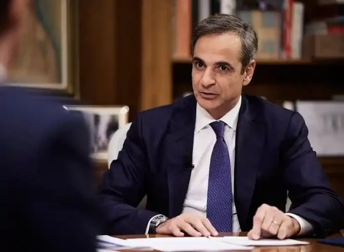 Politico: Το σκάνδαλο χρηματοδότησης συγκλονίζει το κυβερνών κόμμα της Ελλάδας