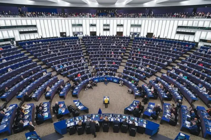 Ευρωβουλευτής της Βουλγαρίας κατηγορεί την ΕΕ ότι ελέγχεται από τους ναζί