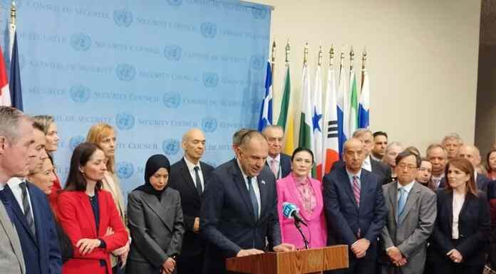 Κ.Γεραπετρίτη είστε λαλίστατος όταν αναφέρεστε σε αμάχους άλλων χωρών-για τα αδέρφια μας, την Κύπρο ούτε λέξη. Κ.Γεραπετρίτη είστε λαλίστατος όταν αναφέρεστε σε αμάχους άλλων χωρών-για τα αδέρφια μας, την Κύπρο ούτε λέξη.