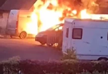 Ηλεκτρικό αυτοκίνητο τυλίχθηκε στις φλόγες ενώ φόρτιζε-(βίντεο) Ηλεκτρικό αυτοκίνητο τυλίχθηκε στις φλόγες ενώ φόρτιζε-(βίντεο)