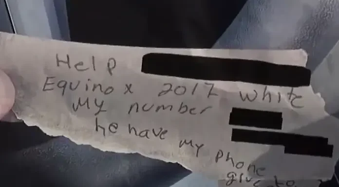 ΗΠΑ: Γυναίκα Θύμα απαγωγής σώθηκε με ένα σημείωμα που έδωσε σε περαστική στις τουαλέτες βενζινάδικου ΗΠΑ: Γυναίκα Θύμα απαγωγής σώθηκε με ένα σημείωμα που έδωσε σε περαστική στις τουαλέτες βενζινάδικου!