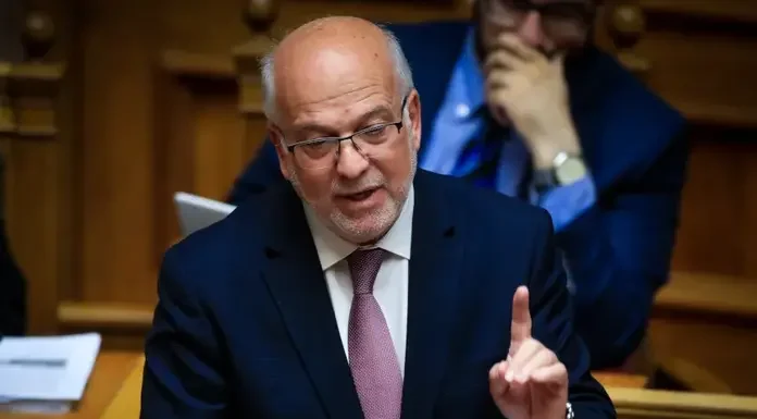 Τροπολογία-Πρόκληση στα Μουλωχτά Οπως αρμόζει σε μία «Μαφιόζικη» Κυβέρνηση- Επιτρέπει σε στενούς συγγενείς Πολιτικών να Έχουν ή να Συμμετέχουν σε Εταιρείες εκτός Ελλάδας! Τροπολογία-Πρόκληση στα Μουλωχτά Οπως αρμόζει σε μία «Μαφιόζικη» Κυβέρνηση- Επιτρέπει σε στενούς συγγενείς Πολιτικών να Έχουν ή να Συμμετέχουν σε Εταιρείες εκτός Ελλάδας!