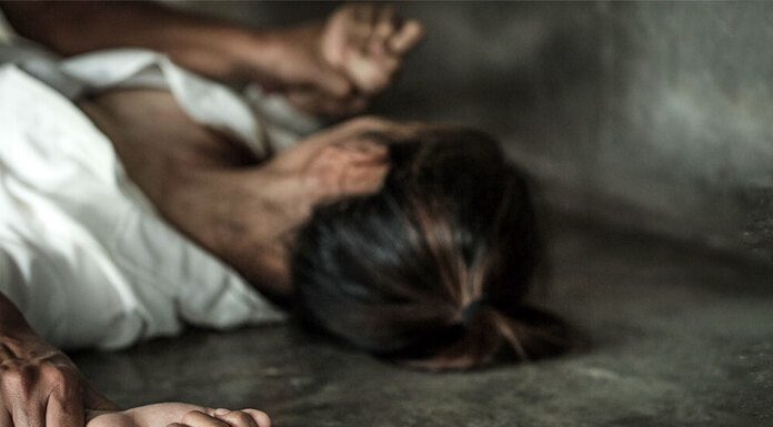 Ιωάννινα: Κανένα ελαφρυντικό στον Π.Λεύκοβιτς-ομόφωνα ένοχος για βιασμό της κόρης του! Ιωάννινα: Κανένα ελαφρυντικό στον Π.Λεύκοβιτς-ομόφωνα ένοχος για βιασμό της κόρης του!