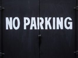 Οι δήμοι προχωρούν σε κατασχέσεις χρημάτων για χρέη από παράνομη στάθμευση!