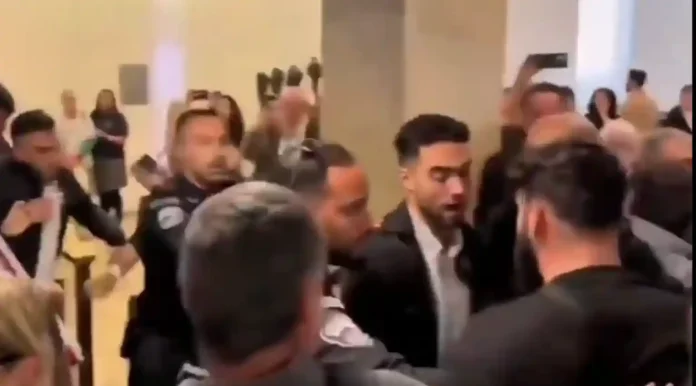 ΕΚΤΑΚΤΟ: Το οχυρωμένο καταφύγιο του Νετανιάχου παραβιάστηκε... και μια σοκαριστική επίθεση στοχεύει τον γιο του.