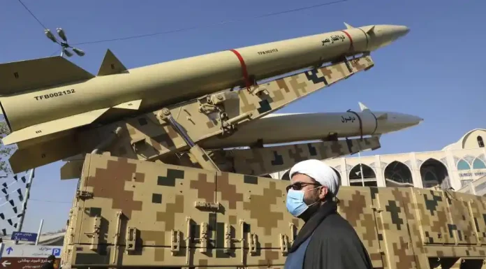 Τελ Αβίβ και Χάιφα Δέχονται Πυρά Ο βαλλιστικός πύραυλος Kheibar Shekan με πολλαπλές κεφαλές εκτοξεύτηκε για πρώτη φορά στο εικοστό κύμα αντιποίνων κατά Ισραήλ Ο βαλλιστικός πύραυλος Kheibar Shekan με πολλαπλές κεφαλές εκτοξεύτηκε για πρώτη φορά στο εικοστό κύμα