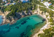 Ραφήνα- Έκλεισαν την μοναδική δίοδο προς στην θάλασσα…..με καγκελόπορτα! Ραφήνα- Έκλεισαν την μοναδική δίοδο προς στην θάλασσα.....με καγκελόπορτα!