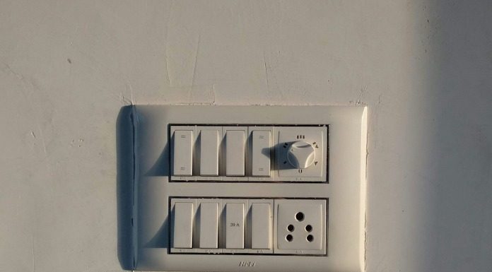 Οι Έλληνες πληρώνουμε τα υπερκέρδη του χρηματιστηρίου ενέργειας