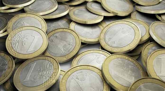 Πανηγυρίζουν την αύξηση των 50 ευρώ στα ΜΜΕ ενώ αμοίβονται πολλαπλά