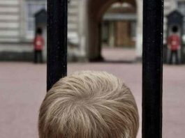 Η απόλυτη φρίκη στην Βρετανία:Ομοφυλόφιλο ζευγάρι υιοθέτησε και βίασε μέχρι θανάτου βρέφος! Η απόλυτη φρίκη στην Βρετανία:Ομοφυλόφιλο ζευγάρι υιοθέτησε και βίασε μέχρι θανάτου βρέφος!