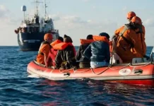 Διανοήθηκε κανείς να πάει με βάρκα ή φουσκωτο από τον Πειραιά στην Κρήτη; Διανοήθηκε κανείς να πάει με βάρκα ή φουσκωτο από τον Πειραιά στην Κρήτη;