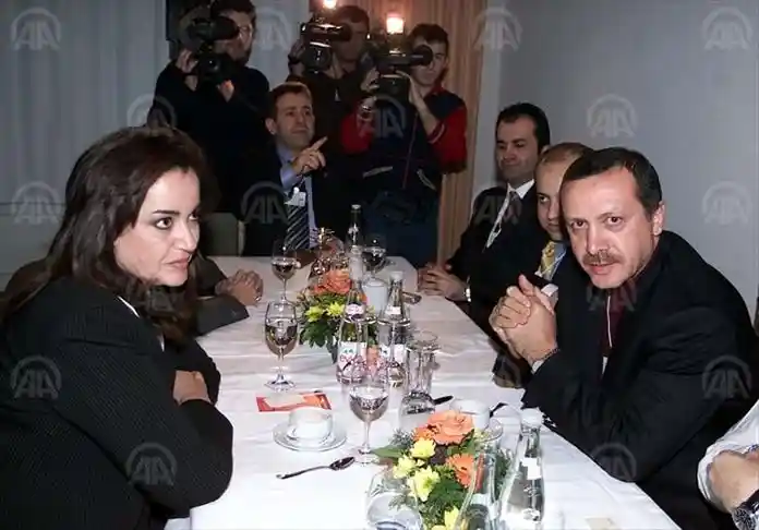 Νταβός 2003 παγκόσμιο οικονομικό φόρουμ τα μαγειρεύανε με Σορος μακεδονικό και τώρα συνεκμεταλευση στο Αιγαίο