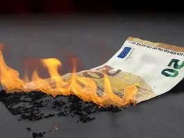 Καταργούν τα μετρητά βήμα-βήμα: ΑΤΜ υπό εξαφάνιση – χρεώσεις παντού και  προετοιμάζουν έδαφος να φέρουν το ψηφιακό ευρώ για πλήρη υποδούλωση – θα δεχτείς; Καταργούν τα μετρητά βήμα-βήμα: ΑΤΜ υπό εξαφάνιση - χρεώσεις παντού και  προ - ετοιμάζουν έδαφος να φέρουν το ψηφιακό ευρώ για πλήρη υποδούλωση - θα δεχτείς;