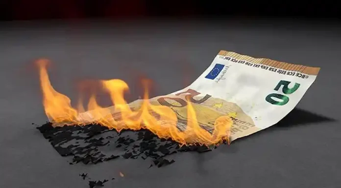 Καταργούν τα μετρητά βήμα-βήμα: ΑΤΜ υπό εξαφάνιση – χρεώσεις παντού και προετοιμάζουν έδαφος να φέρουν το ψηφιακό ευρώ για πλήρη υποδούλωση – θα δεχτείς; Καταργούν τα μετρητά βήμα-βήμα: ΑΤΜ υπό εξαφάνιση - χρεώσεις παντού και προ - ετοιμάζουν έδαφος να φέρουν το ψηφιακό ευρώ για πλήρη υποδούλωση - θα δεχτείς;