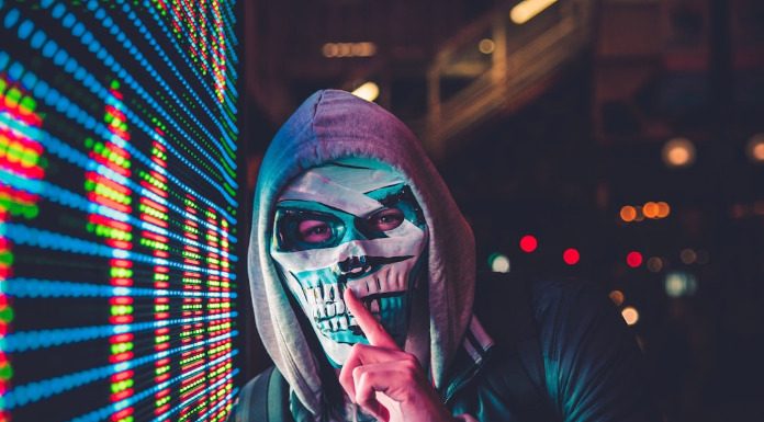 Χάκερ αποκαλύπτει: «Έτσι σας κλέβουμε τα προσωπικά δεδομένα από το κινητό» – Τα πέντε λάθη Χάκερ αποκαλύπτει: «Έτσι σας κλέβουμε τα προσωπικά δεδομένα από το κινητό» – Τα πέντε λάθη