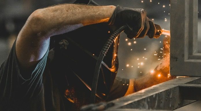 Επιπτώσεις σε μία χώρα που δεν διαθέτει βιομηχανική παραγωγή