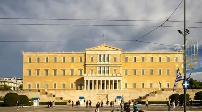 Η διοίκηση της χώρας δομεί τα πλαίσια ώστε να ανθίσει ο βιομηχανικός κλάδος