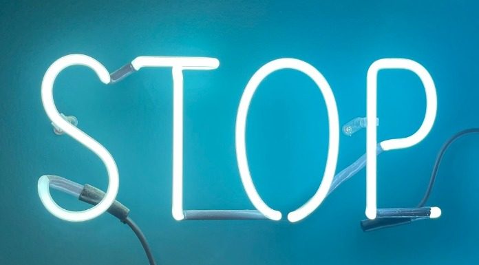 Οι κομματικές κυβερνήσεις επέβαλλαν την αποβιομηχανοποίηση της χώρας μας