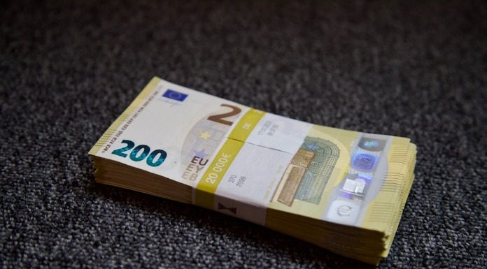 Το χρέος αυξήθηκε εν μέσω μνημονίων