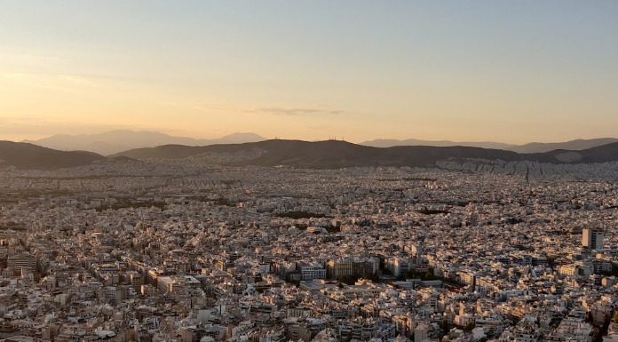 Πάνω από το 50% του πληθυσμού της Ελλάδας ζει σε Αθήνα και Θεσσαλονίκη