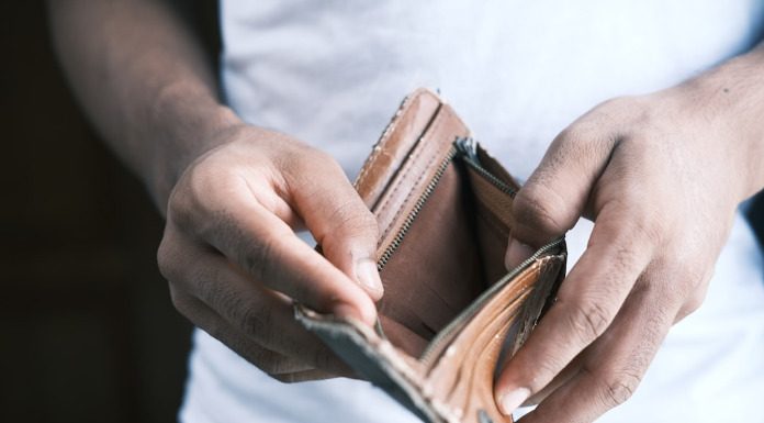 «Ασφυξία» στους πολίτες από χρέη στην εφορία: Ρεκόρ νέων οφειλών 3,7 δισ. ευρώ από την 1η Ιανουαρίου «Ασφυξία» στους πολίτες από χρέη στην εφορία: Ρεκόρ νέων οφειλών 3,7 δισ. ευρώ από την 1η Ιανουαρίου