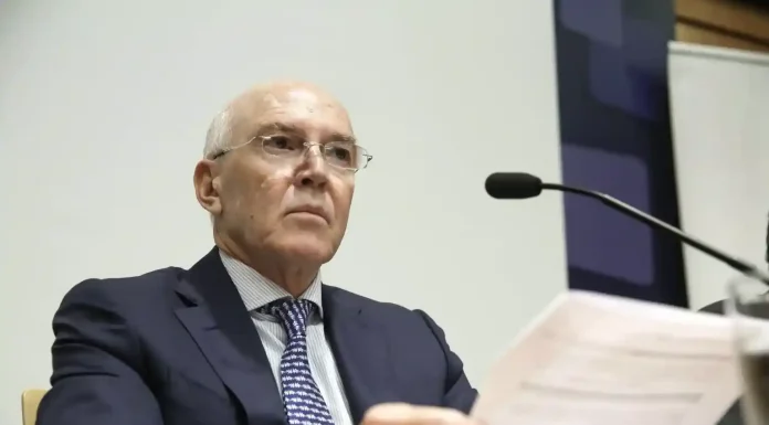 Π.Ρουμελιώτης: «Γ.Παπανδρέου & Γ.Παπακωνσταντίνου έβαλαν την χώρα στο Μνημόνιο για να εκδικηθούν τους Έλληνες» Π.Ρουμελιώτης: «Γ.Παπανδρέου & Γ.Παπακωνσταντίνου έβαλαν την χώρα στο Μνημόνιο για να εκδικηθούν τους Έλληνες»