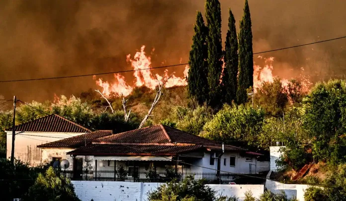 Φωτιές παντού: «Πύρινη κόλαση» σε Αχαΐα, Πρέβεζα, Ζάκυνθο, Άρτα, Βόνιτσα και Χίο. Μέσα σε 48 ώρες ξέσπασαν 150 φωτιές!