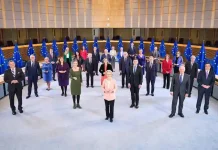 Ένα μάτσο ηλίθιοι κλόουν καταστρέφουν την ήπειρό μας Ένα μάτσο ηλίθιοι κλόουν καταστρέφουν την ήπειρό μας