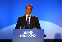 Μέσα στη σαπίλα του πολιτικού συστήματος, ο Μητσοτάκης στήνει νέα θεατρική παράσταση στη ΔΕΘ – Υποσχέσεις-ψίχουλα πριν τη θύελλα των μέτρων Μέσα στη σαπίλα του πολιτικού συστήματος, ο Μητσοτάκης στήνει νέα θεατρική παράσταση στη ΔΕΘ – Υποσχέσεις-ψίχουλα πριν τη θύελλα των μέτρων