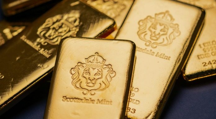 Τα κόμματα κακοδιαχειρίζονται πλούτο που δεν τους ανήκει