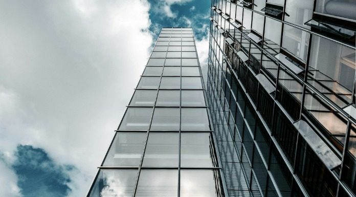 Η τράπεζα της Ανατολής βρίσκεται ακόμα σε λειτουργία 2