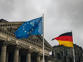 Η Γερμανία βάζει φρένο στην Κομισιόν: «Η ΕΕ δεν έχει ρόλο σε στρατιωτικές αποστολές στην Ουκρανία» Η Γερμανία βάζει φρένο στην Κομισιόν: «Η ΕΕ δεν έχει ρόλο σε στρατιωτικές αποστολές στην Ουκρανία»