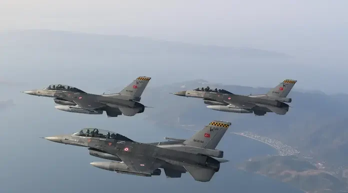 Γενί Σαφάκ:Πρέπει να βομβαρδίσουμε κατευθείαν το Τελ Αβίβ! Πρέπει να δοθεί απάντηση οργισμένη» Γενί Σαφάκ:Πρέπει να βομβαρδίσουμε κατευθείαν το Τελ Αβίβ! Πρέπει να δοθεί απάντηση οργισμένη»