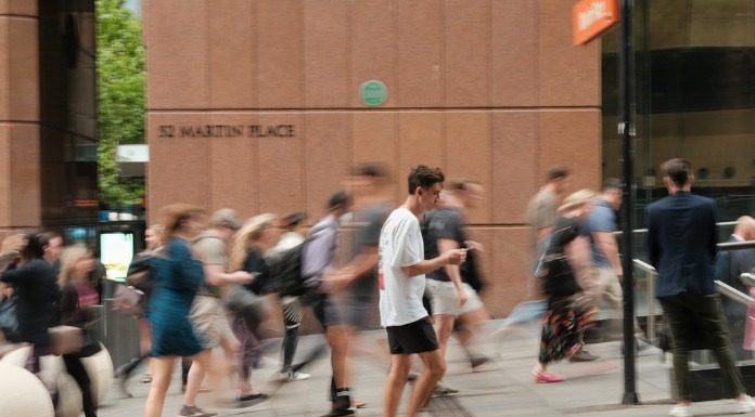 Να γίνουμε επιτέλους πολίτες