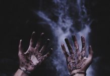 Βλέπουμε σκυθρωπούς ανθρώπους στις πόλεις και χαρούμενους στην επαρχία