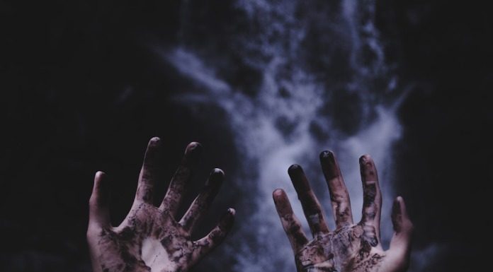 Βλέπουμε σκυθρωπούς ανθρώπους στις πόλεις και χαρούμενους στην επαρχία