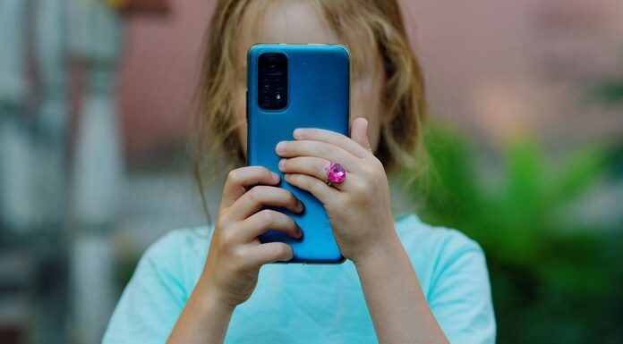 Κινητό:Πως η κατάλληλη χρήση του βελτιώνει το ύπνο των παιδιών Παιδί και κινητό-Πως η κατάλληλη χρήση του βελτιώνει το ύπνο των παιδιών