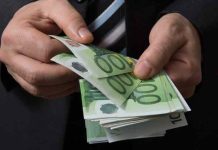 ΕΑΔ: Δήμαρχοι, προϊστάμενοι δημόσιων υπηρεσιών και δημόσιοι υπάλληλοι, «Πρωταθλητές» διαφθοράς στο Δημόσιο. ΕΑΔ: Δήμαρχοι, προϊστάμενοι δημόσιων υπηρεσιών και δημόσιοι υπάλληλοι, «Πρωταθλητές» διαφθοράς στο Δημόσιο.