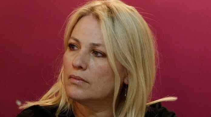 Μαριάννα Τουμασάτου: Είναι δυνατόν να μας λένε ότι δεν θα μπορούμε να διαδηλώσουμε έξω από το Σύνταγμα; Μαριάννα Τουμασάτου: Είναι δυνατόν να μας λένε ότι δεν θα μπορούμε να διαδηλώσουμε έξω από το Σύνταγμα;