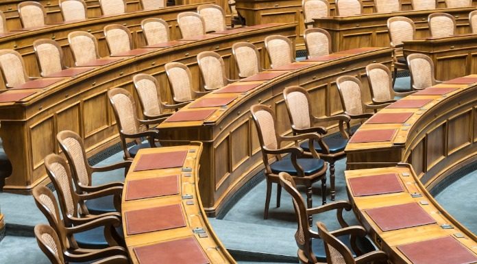 Κανένα συμβούλιο της υψηλής διοίκησης της Ε.Ε. δεν μπορεί να ελεγχθεί από Ευρωβουλευτή