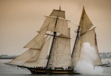 Ό,τι έκανε ο Κολόμβος στους αυτόχθονες ιθαγενείς της Αμερικής είναι αυτό που κάνουν σε εμάς σήμερα