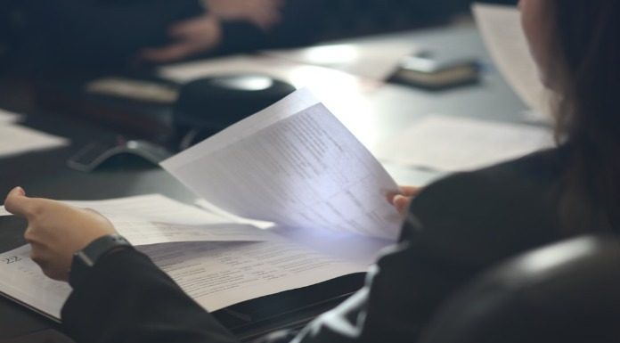 Επιτροπές Δικαίου Θεσμοθέτησης και Κατάρτισης Νομοσχεδίων με επιφανείς και εκλεγμένους πολίτες