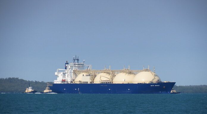 Από τους «αγωγούς της ανεξαρτησίας» στους «αγωγούς της υποτέλειας» Από τους «αγωγούς της ανεξαρτησίας» στους «αγωγούς της υποτέλειας»