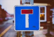 Κοινωνικό αδιέξοδο της χώρας μας: Έλληνες φεύγουν, αλλογενείς έρχονται