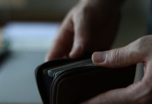 Αρτέμης Σώρρας: Μισθοί που μειώνονται με τιμές που ανεβαίνουν