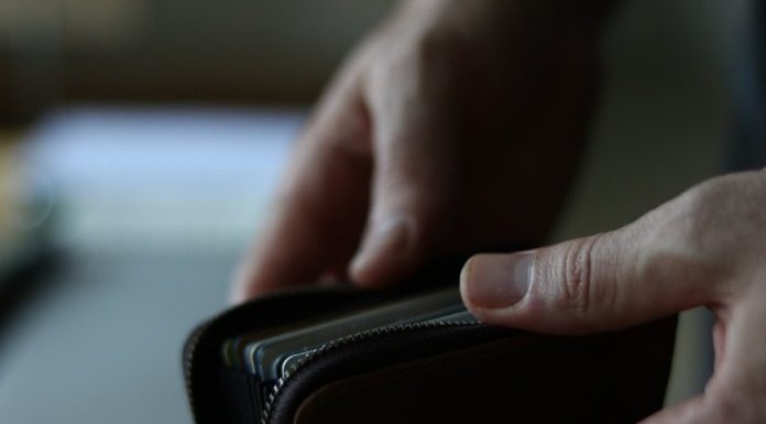 Αρτέμης Σώρρας: Μισθοί που μειώνονται με τιμές που ανεβαίνουν